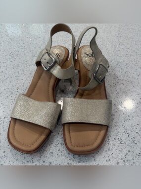 Sofft Metallic Silver Strap Sandals